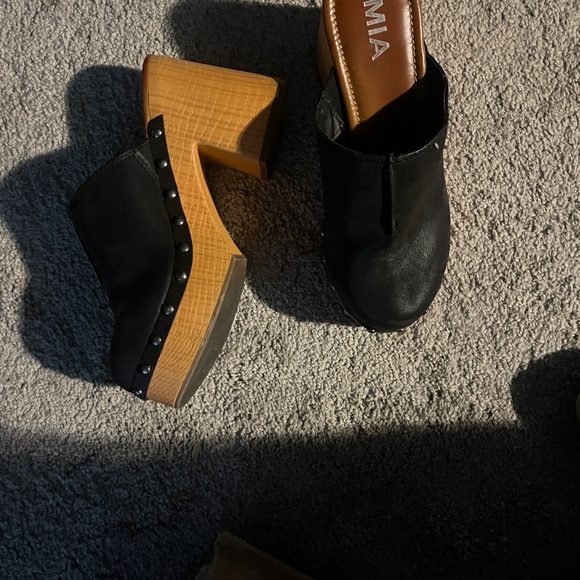 Mia clogs - worn one time So trendy! - Picture 5 of 5